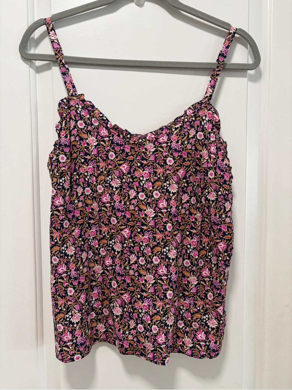 Old Navy NWT size Medium Floral Ruffle Trim Tank Top Cami Navy Pink Rayon